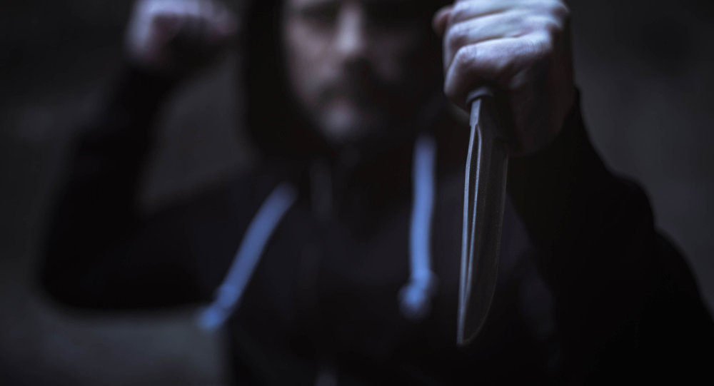 رجل يقتل شخصا ويصيب 19 آخرين