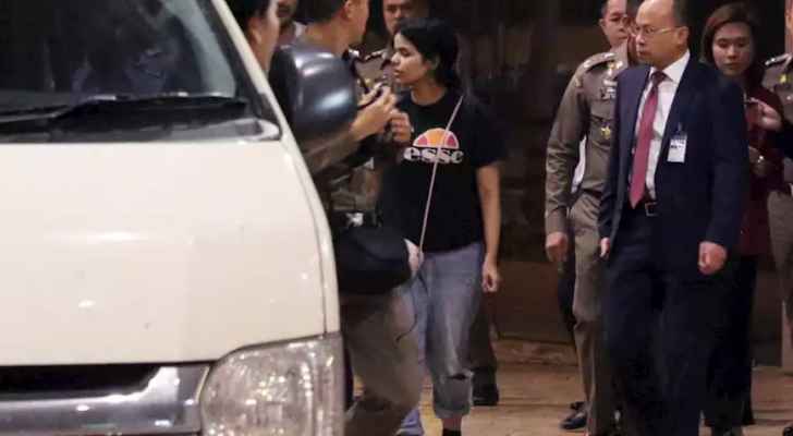 الشابة السعودية الفارة من أهلها تروي