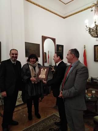 وزيرة الثقافة المصرية تلتقي الخطيب وتشيد