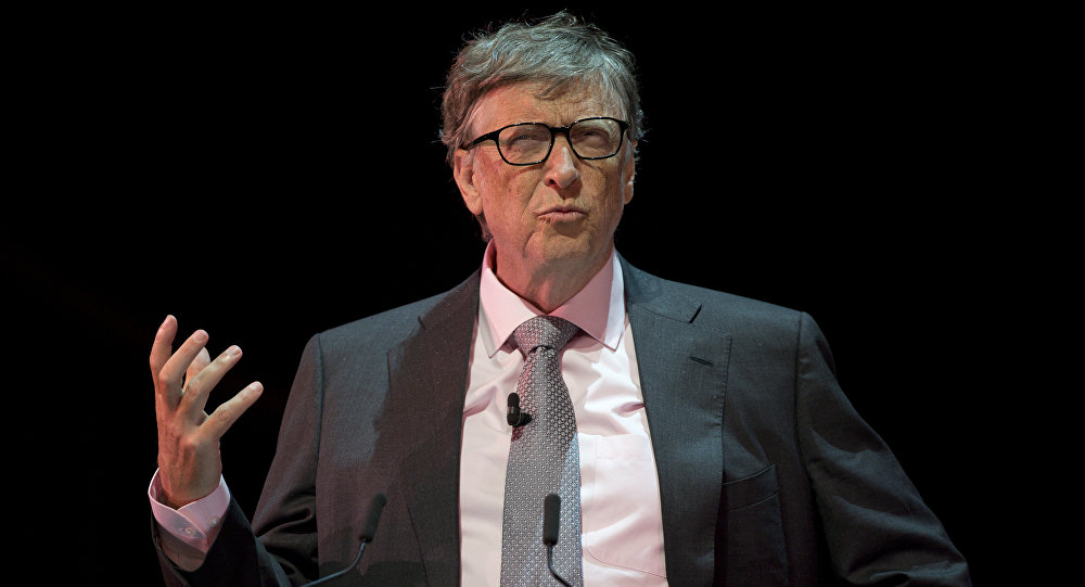 تصرف غريب من أغنى رجل في