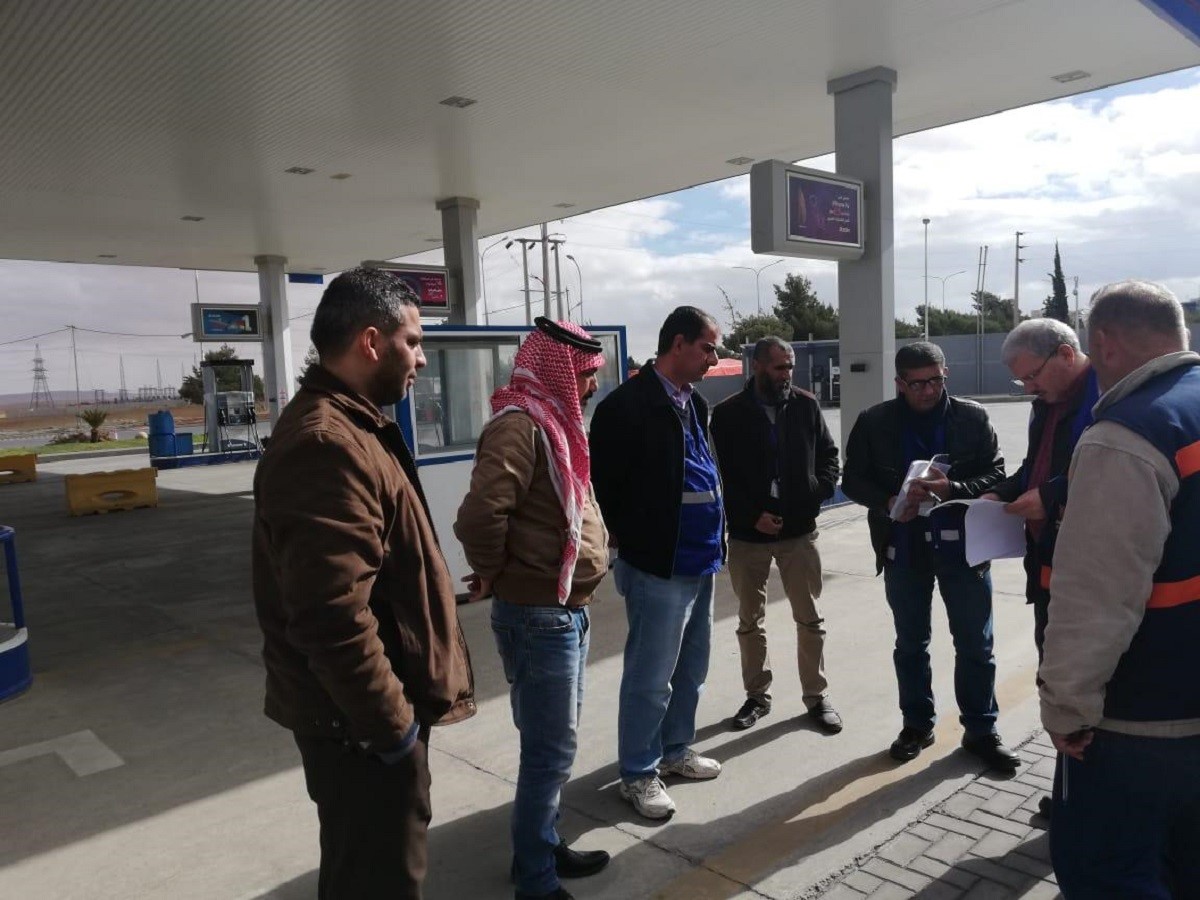 مخالفة 12 محطة وقود لم توفر