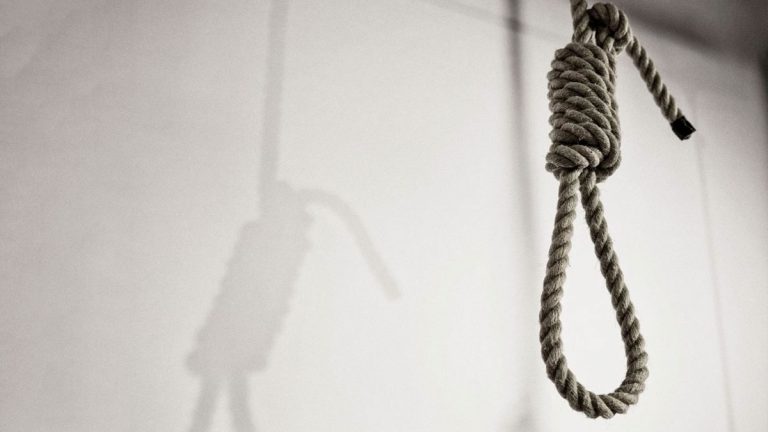 الإعدام لـ5 مصريين بينهم سيدتان في