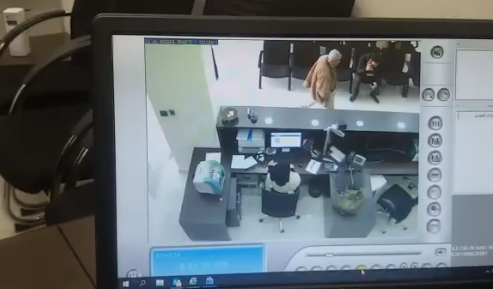 شاهد لحظة تنفيذ السطو المسلح على