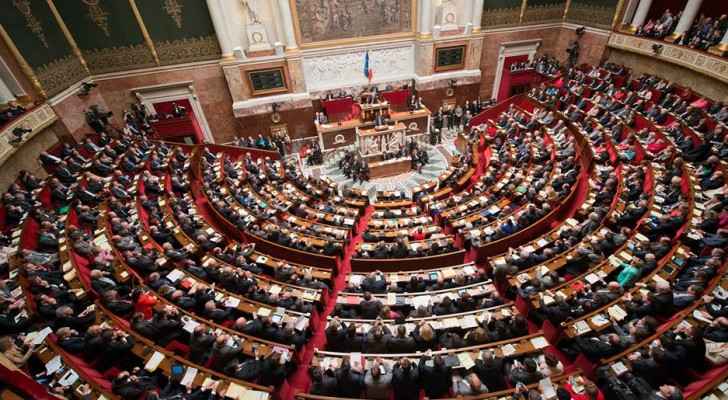 برلمانيون فرنسيون يطلبون من هولاند الاعتراف