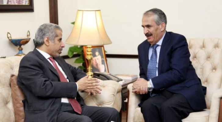 وزير الداخلية يبحث مع امين عام