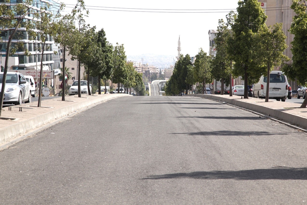 الأمانة : إزالة جسر مشاه وتركيب