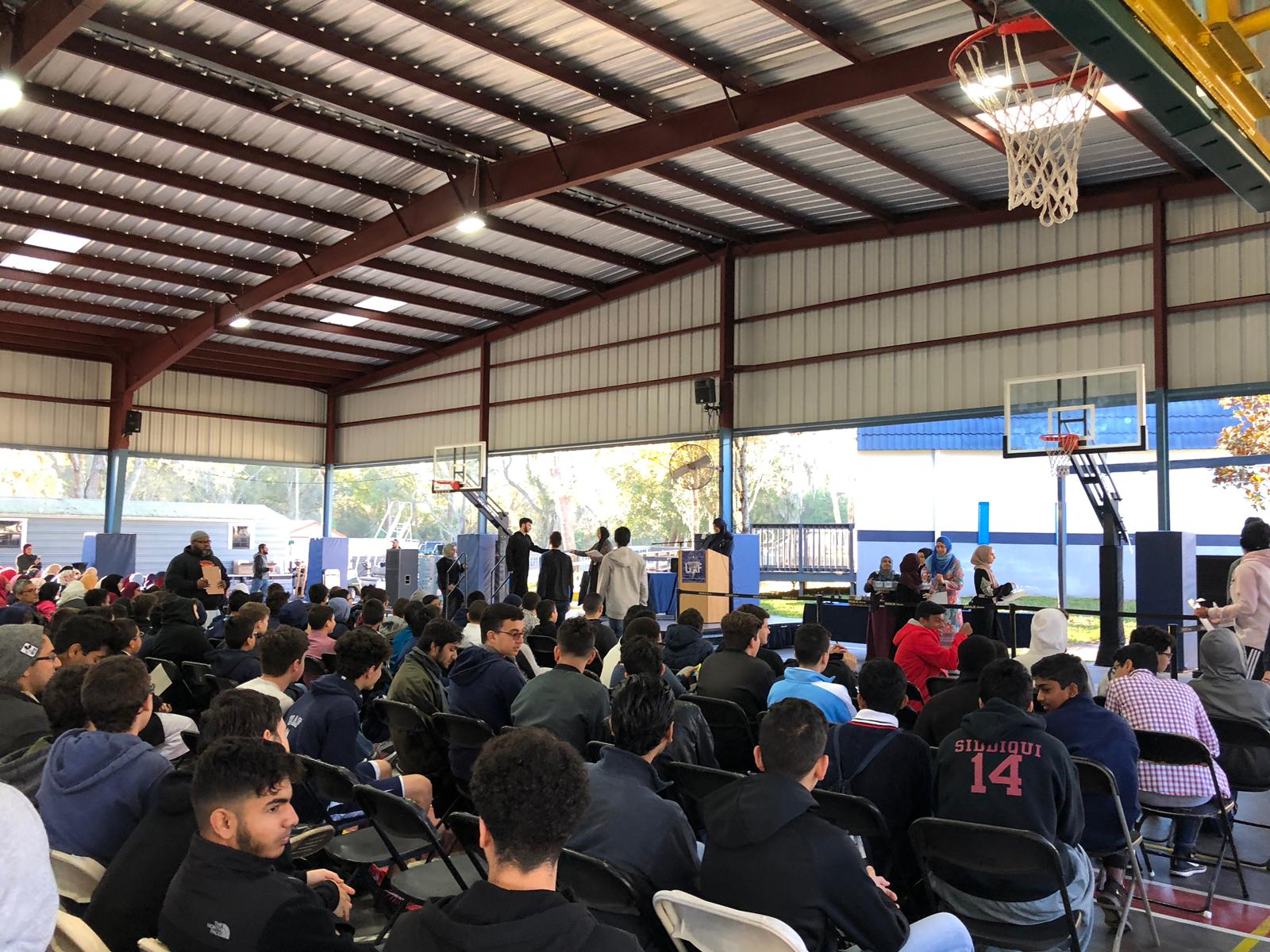 مدرسة الاكاديمية العالمية –فلوريدا تكرم طلبتها