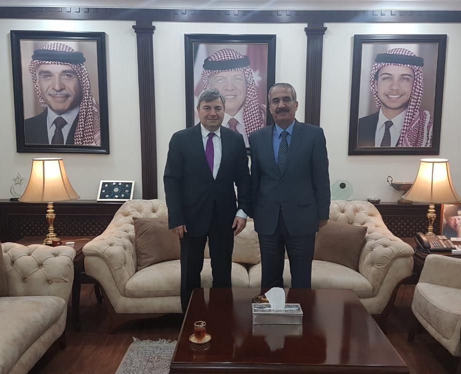 السفير التركي يدعو وزير الداخلية المبيضين