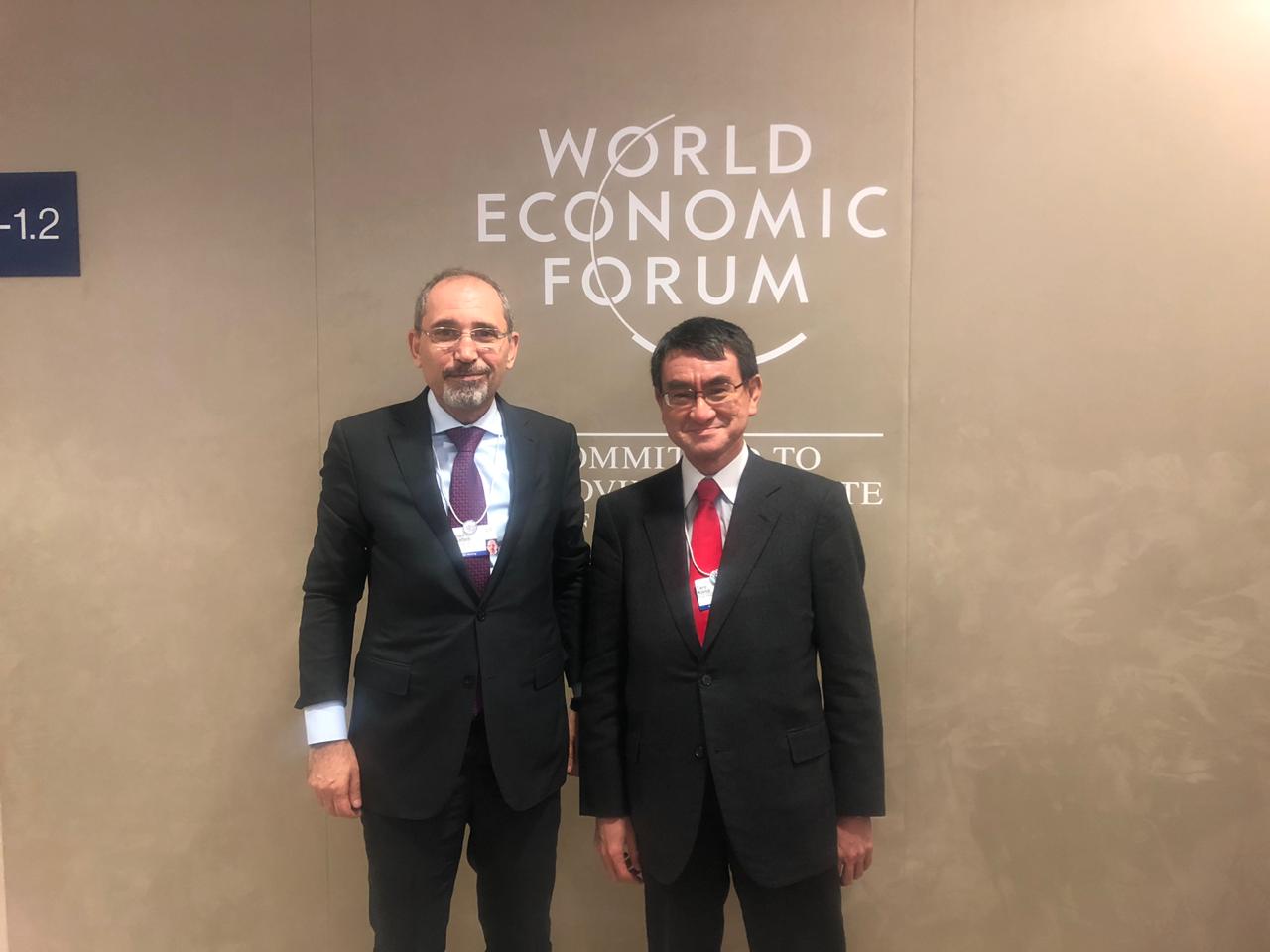 وزير الخارجية ونظيره الياباني يبحثان المستجدات