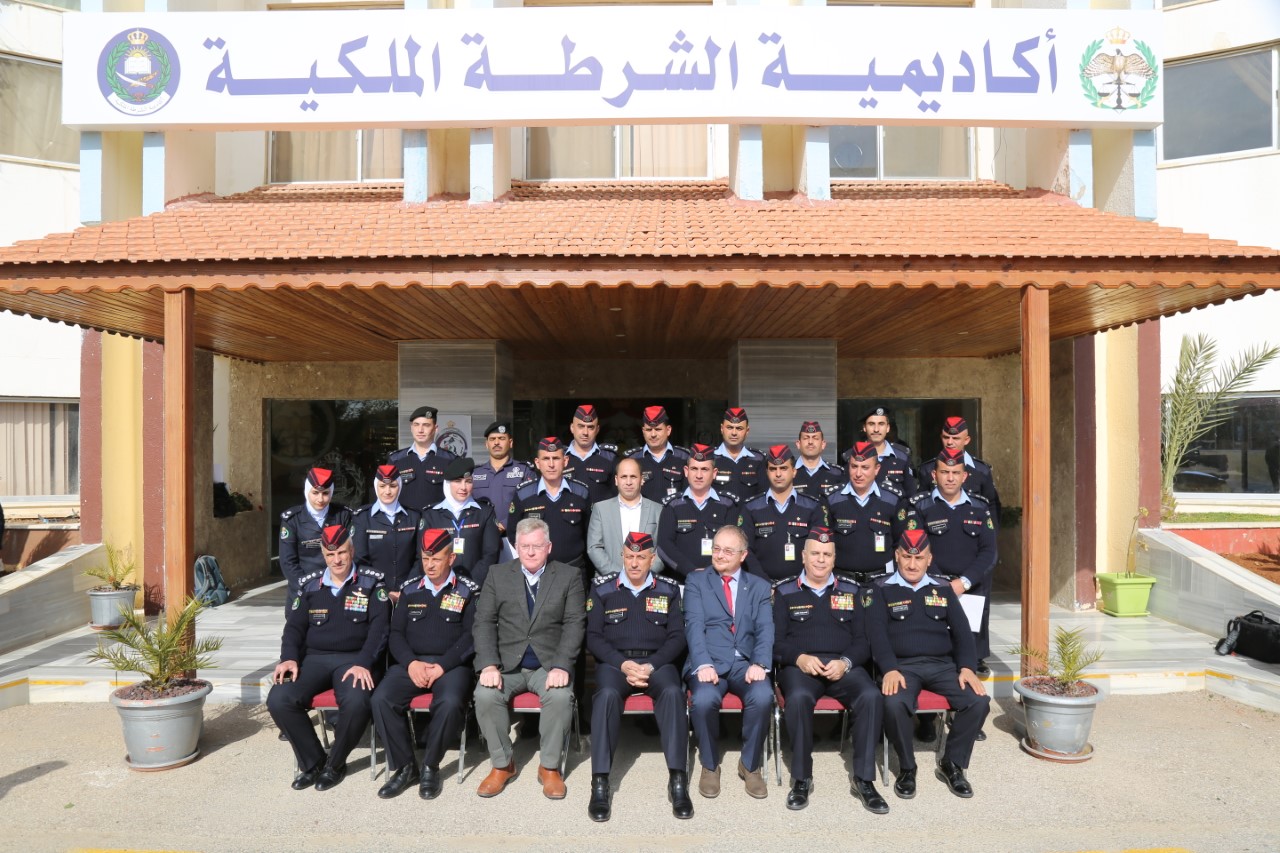 تخريج المشاركين في دورة اعداد المدربين