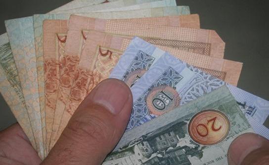 التربية تصرف المستحقات المالية لمعلمي الاضافي