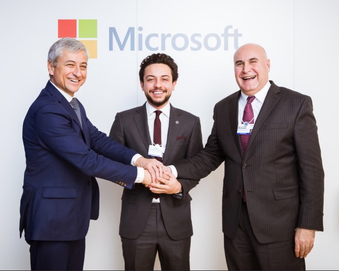 الامير حسين يشهد توقيع اتفاقية بين