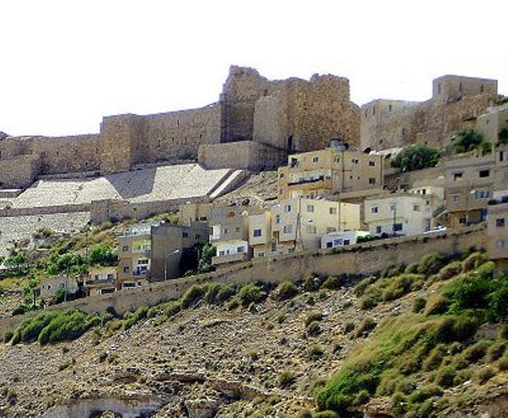 الكرك.. وفوزي المصري