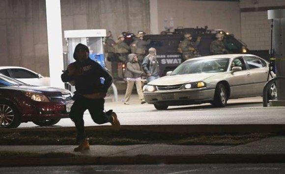 أميركي حاول السرقة ليكسب احترام والدته