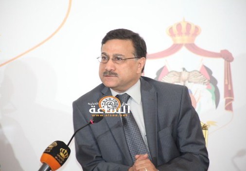 وزير المالية يلتقي المعنيين في جمرك