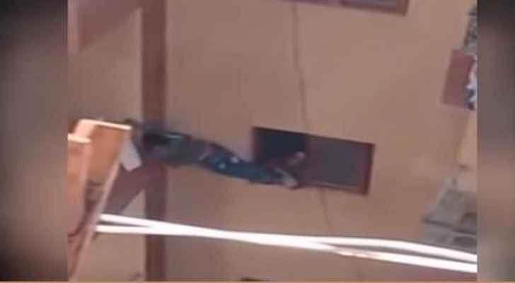 أم ’طفل البلكونة‘ في مصر تعترف