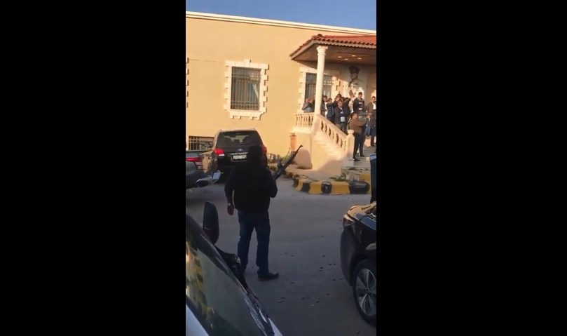 النائب العدوان يسلم نجله للأمن على