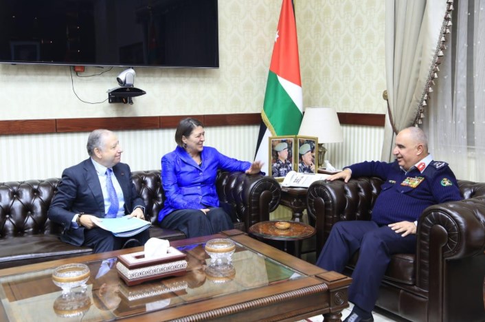 مدير الدفاع المدني يستقبل مسؤولين أممين