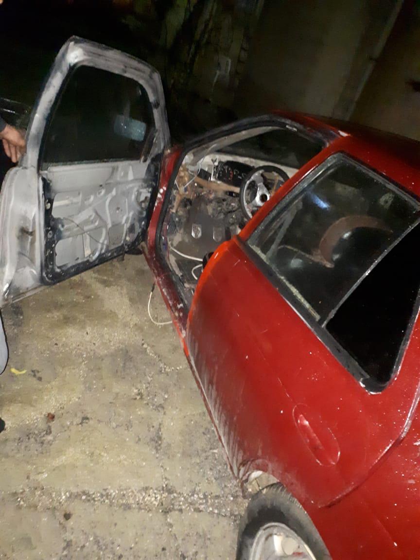 القبض على شخصين قاما بسرقة مركبات