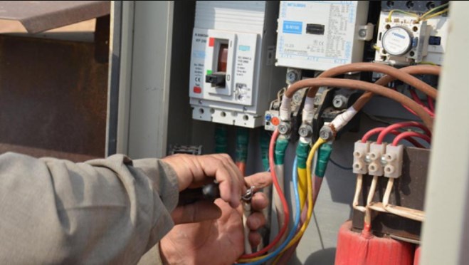 الاعتداء على أحد موظفي «الكهرباء الأردنية»