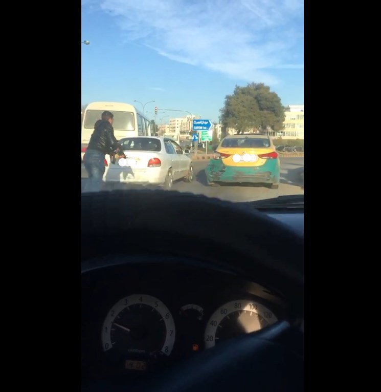 الامن يبحث عن مركبة الكلاشنكوف.. شاهدوا