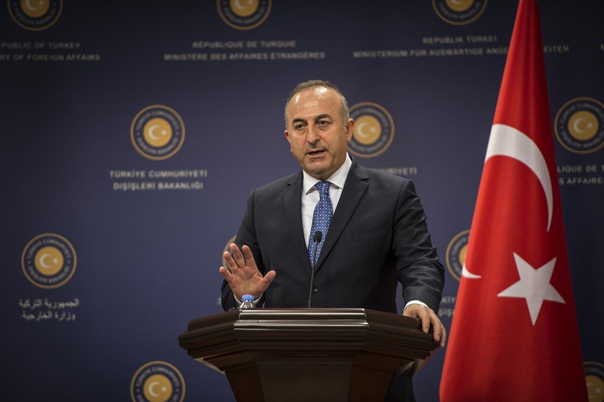 وزير الخارجية التركي مهاجما وزير الدفاع