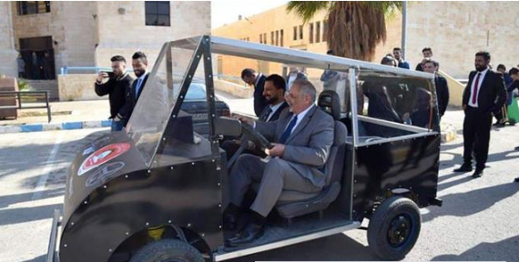 طلبة أردنيون يطورون سيارة تعمل بالطاقة