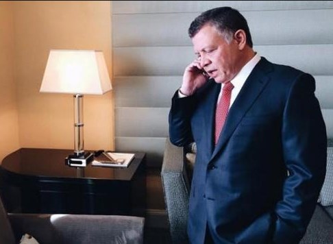 الملك يبحث هاتفيا مع ملك البحرين