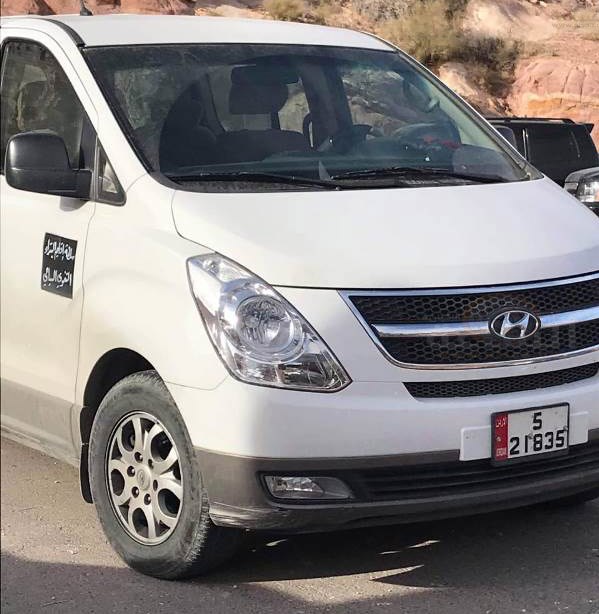 العبابنة يعلق على السيارة الحكومية في