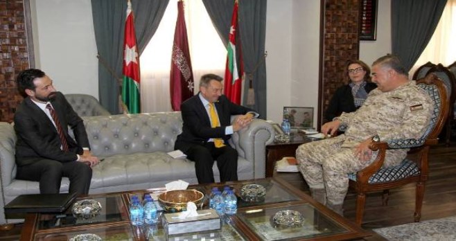 فريحات يستقبل رئيس اللجنة الدولية للصليب