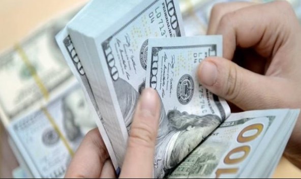 انخفاض الدولار عالميا