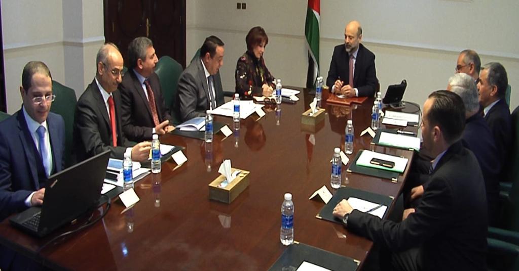 الرزاز يوجّه بتصويب مخالفات المؤسسات لعام