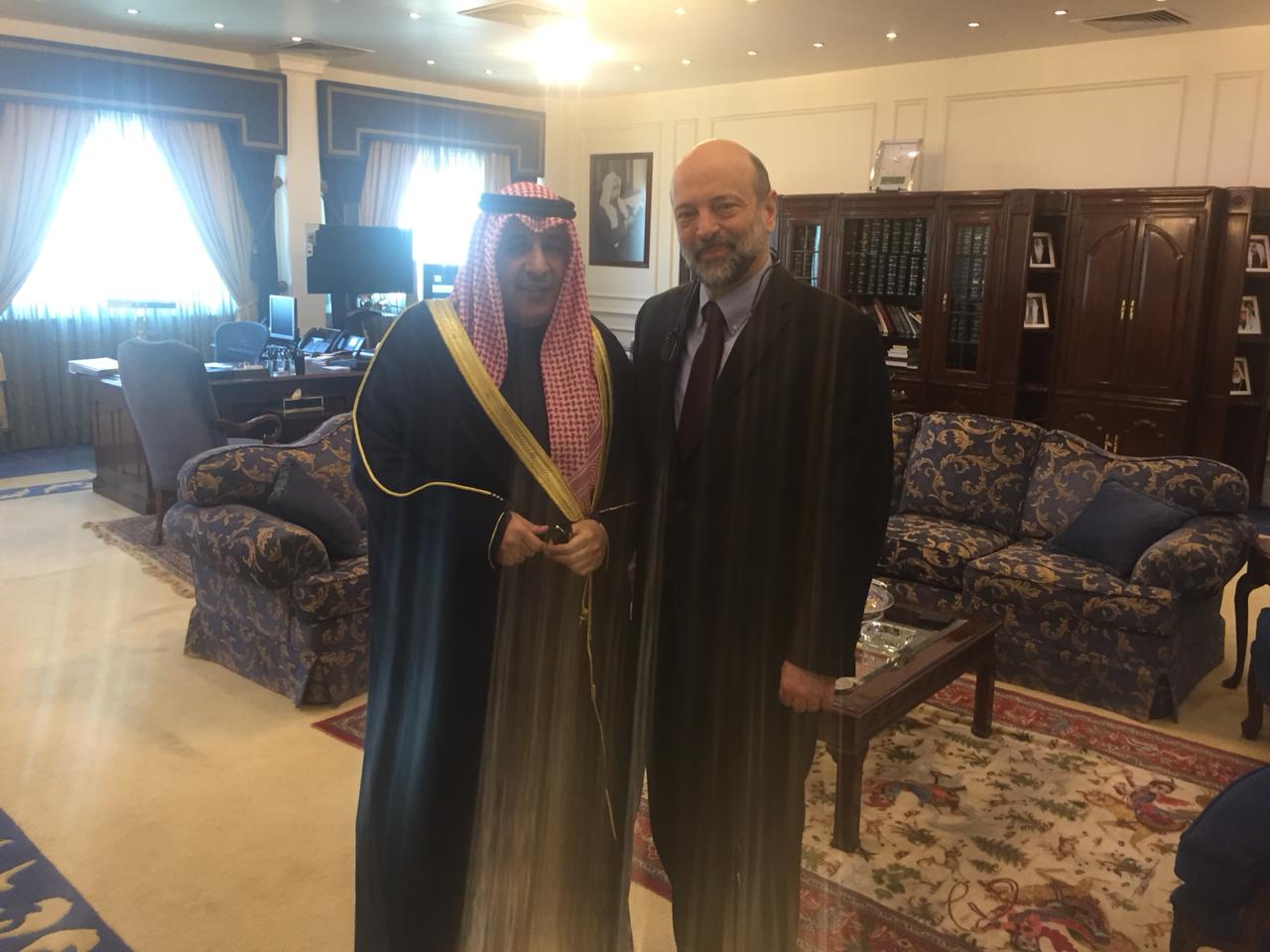 الرزاز يستقبل السفير الكويتي الديحاني.. وهذا