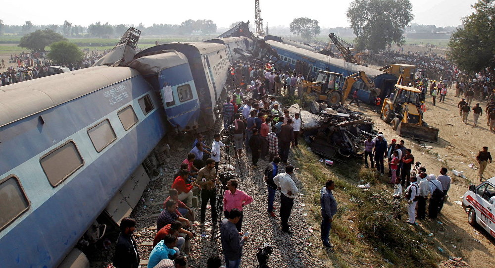 قتلى ومصابين بحادث خروج قطار عن