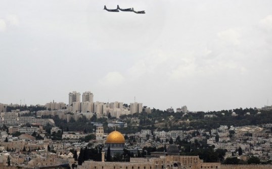 مفتي القدس يدين إطلاق طائرات شراعية