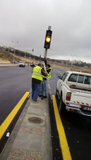 الأمانة : تنفيذ إشارات ضوئية لادارة