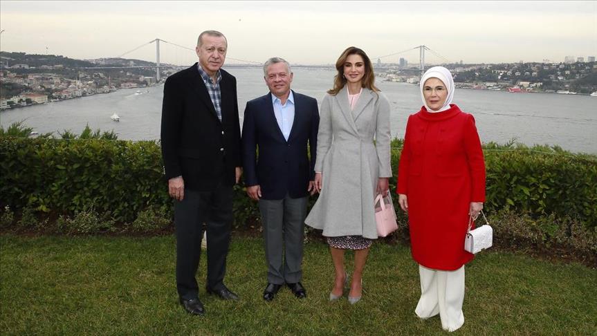 الملك وأردوغان يلتقيان في قصر وحيد