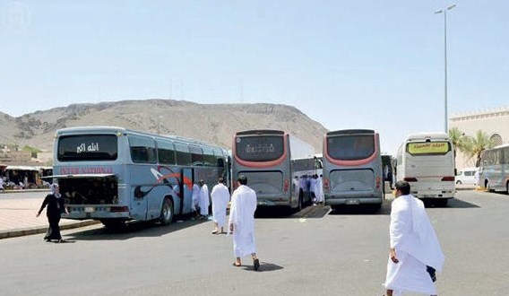 50 ألف معتمر ومشاكل النقل إلى
