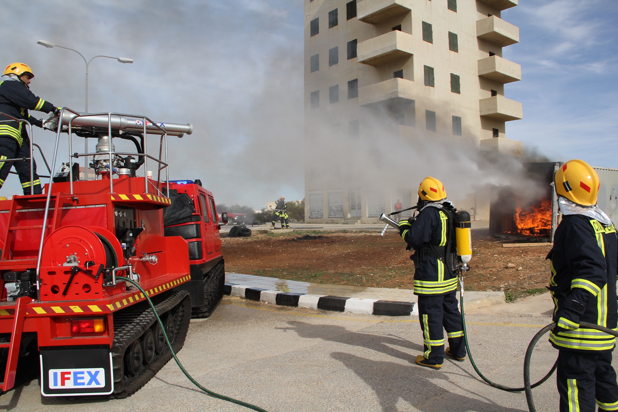 حريق اثر تصادم صهريجين في الكرك