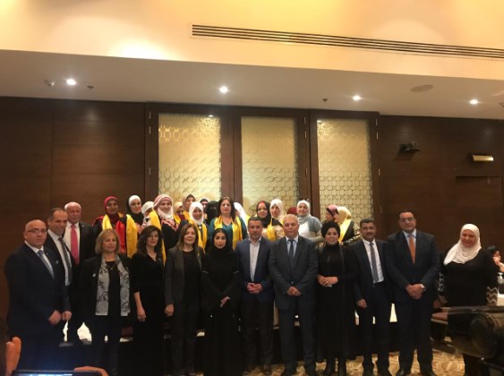 تخرج دورة تدريب اساسيات الخياطة بمشاركة