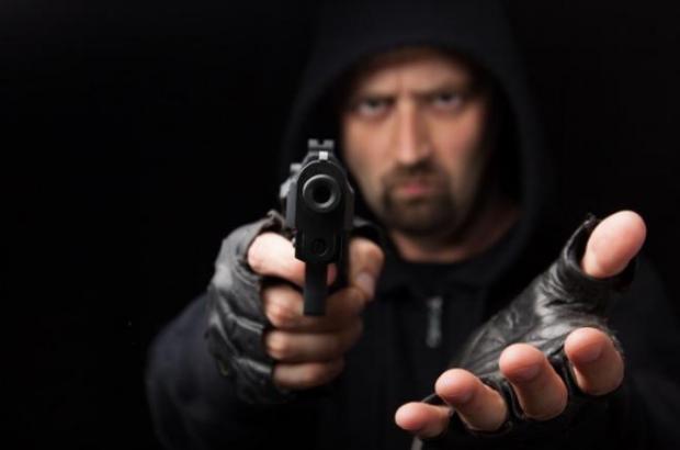 سطو مسلح على محطة وقود بالزرقاء