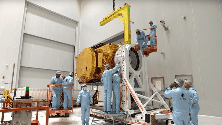 السعودية تطلق قمرا للاتصالات