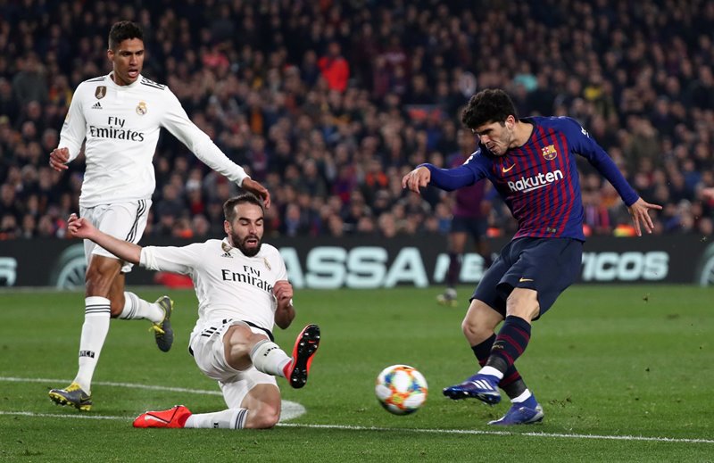 برشلونة وريال مدريد.. حبايب (صور)