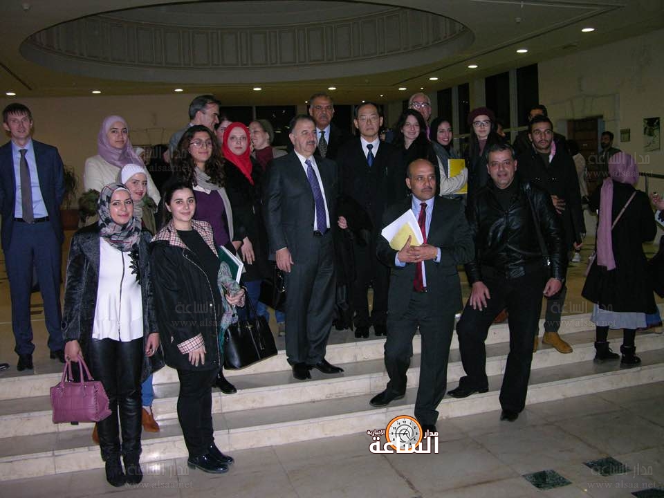 السفير الياباني يلتقي طلبة الدراسات العليا