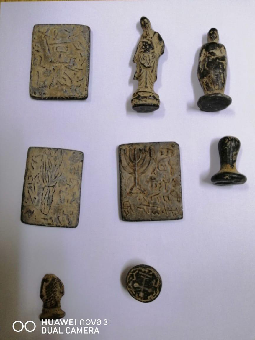 القبض على شخصين في الزرقاء وبحوزتهما