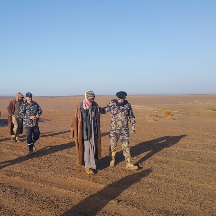 الدفاع المدني ينقذ (7) أشخاص مفقودين