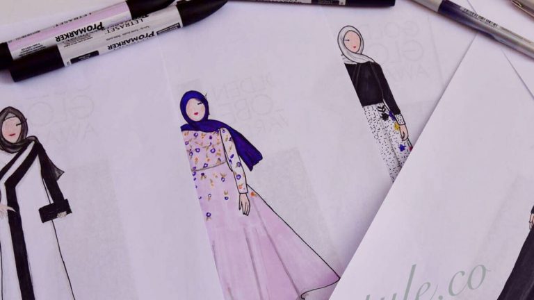 بسبب فستان.. مصمم أزياء بحريني يمثل