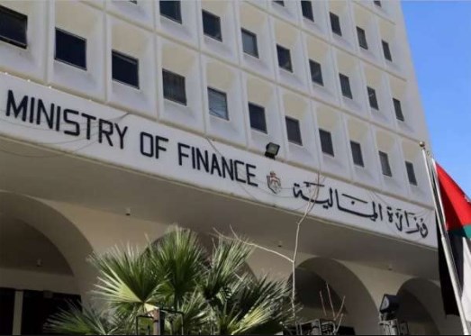 مليونا دينار لمشغلي حافلات «طلبة الجامعات»