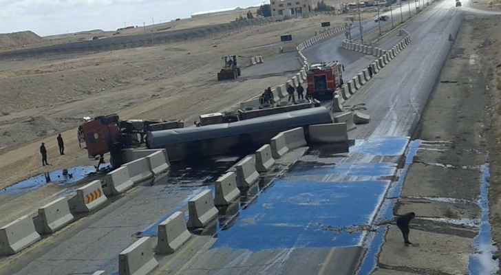 انقلاب صهريج محمل بعشرات الأطنان من