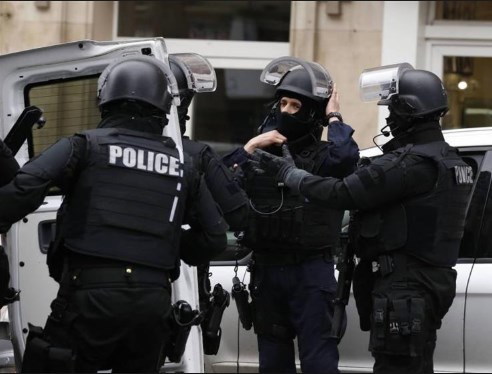 فرنسا: مقتل شخصين بانفجار بمدينة ليون